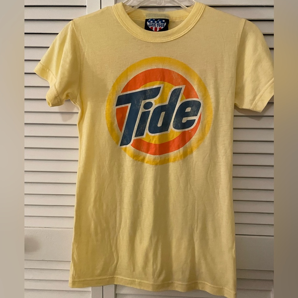 Junk Food t-shirt, Tide logo, Yellow, Vintage look, Y2K, 00s, “Loads of Hope”